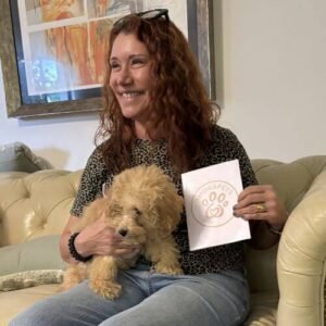 Cachorro Goldendoodle de raza pura entregado en Llanogrande Antioquia por AmoraPets